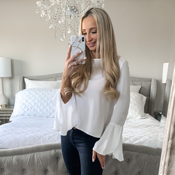 White Bell Sleeve Loose Blouse - Picture 3 of 13